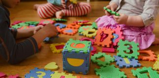 Rozwój i nauka przez zabawę – 5 najlepszych pomysłów na zabawki edukacyjne dla dwulatka