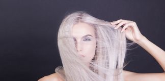Siwe włosy – modny trend w koloryzacji włosów