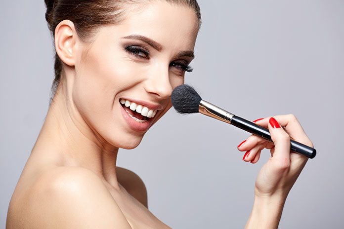 Makijaż na co dzień – jakich kosmetyków używać?