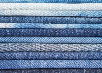 Czy można iść w jeansach na komunię?