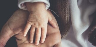 Po jakich rodzicach rude dziecko?