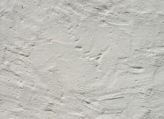 Co jest lepsze farby czy kredki do twarzy?