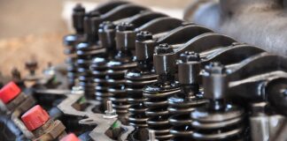 Czym zabezpieczyć sprężyny w trampolinie?