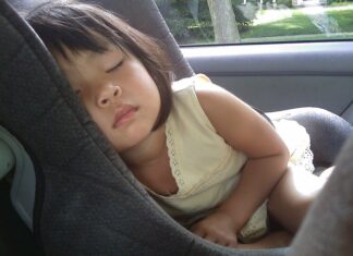 Kiedy wyciągnąć poduszki z fotelika? Kiedy wyciągnąć poduszki z fotelika?