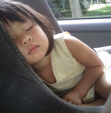 Kiedy wyciągnąć poduszki z fotelika? Kiedy wyciągnąć poduszki z fotelika?