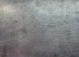 Jak usunąć zadrapania na skórzanych butach?