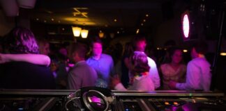 O której godzinie wychodzić z dzieckiem na spacer?