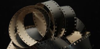 Jak nakleić folię na blat?