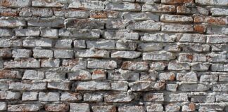 Jak wybielić żółte pięty?