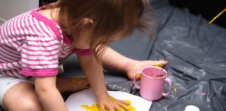 W jakim sklepie można kupić farbki do twarzy?