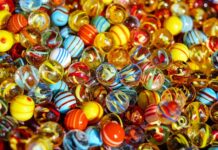 Jak się robi kulki z bibuły?