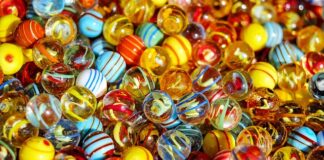 Jak się robi kulki z bibuły?