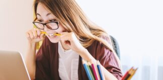 Czy jest szkoła Rainbow High?